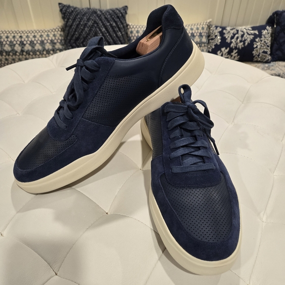 Limited Cole Haan Grand Navy Blue Sneakers with Cream Sole Like New Sz 13 - Picture 1 of 12